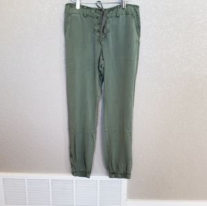 UGG Rosedahl Woven Jogger. Army green